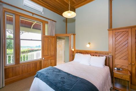 Photo of property in 333 Upland Road, Tarurutangi, New Plymouth, 4372