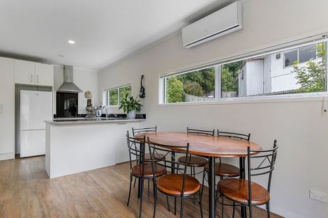 Photo of property in 30 Chartwell Avenue, Glenfield, Auckland, 0629