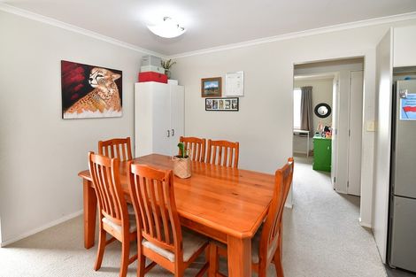 Photo of property in 27 Amberly Rise, Helensville, 0800