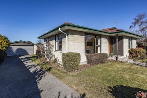 Photo of property in 3 Manson Place, Russley, Christchurch, 8042