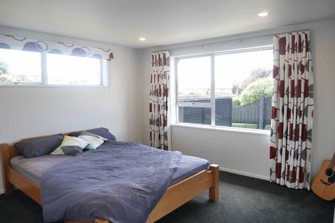 Photo of property in 93 Warren Crescent, Hillmorton, Christchurch, 8025