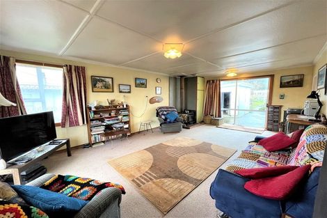 Photo of property in 7 Burns Street, Owaka, 9535