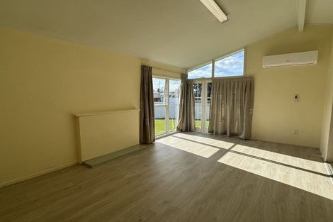 Photo of property in 21 Normandy Place, Henderson, Auckland, 0610