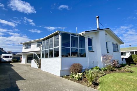 Photo of property in 32 Kildare Drive, Waikiwi, Invercargill, 9810