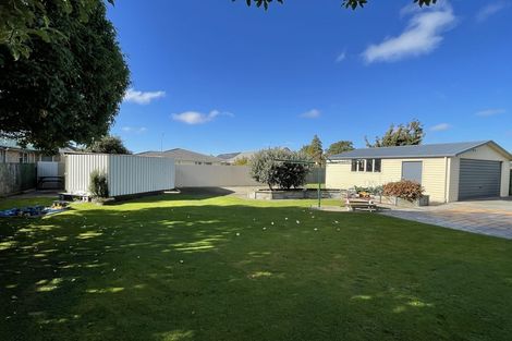 Photo of property in 22 Lambeth Crescent, Northcote, Christchurch, 8052