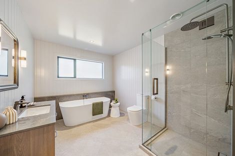 Photo of property in 405a Paekakariki Hill Road, Paekakariki Hill, Porirua, 5381