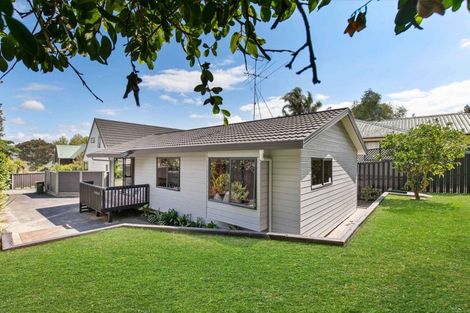 Photo of property in 39 Catalina Crescent, Forrest Hill, Auckland, 0620