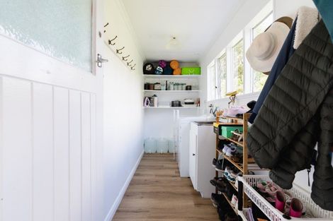 Photo of property in 31 Lake View Street, Waihola, Milton, 9073