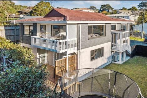Photo of property in 1/12a Rossmore Terrace, Murrays Bay, Auckland, 0630