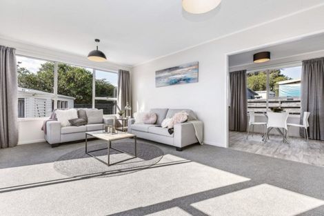 Photo of property in 8 Carbery Place, Manurewa, Auckland, 2102