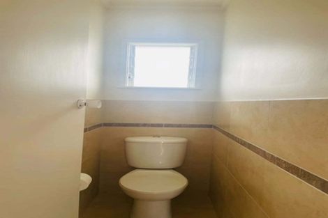 Photo of property in 2/43 Shakespeare Road, Milford, Auckland, 0620