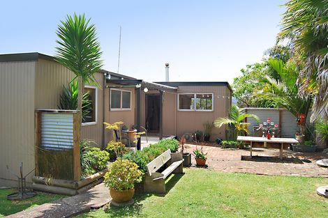 Photo of property in 39 Whaka Street, Maungaturoto, 0520