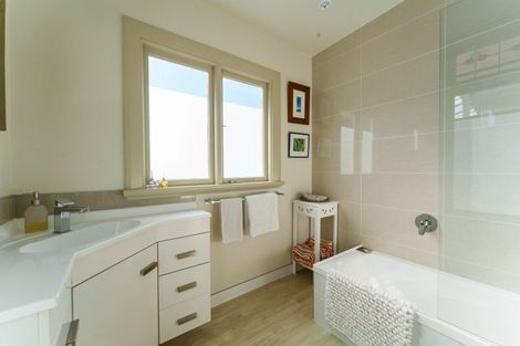 Photo of property in 114 Cliffs Road, Saint Clair, Dunedin, 9012