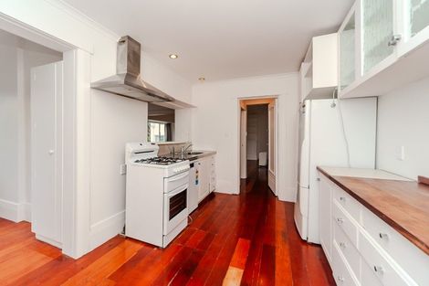 Photo of property in 241 The Terrace, Te Aro, Wellington, 6011