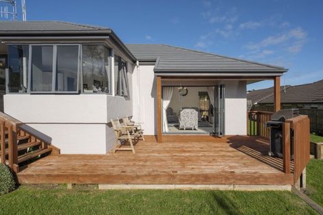Photo of property in 2 Holcombrooke Lane, Welcome Bay, Tauranga, 3175