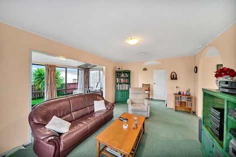 Photo of property in 2 Romilly Court, Papakura, 2110