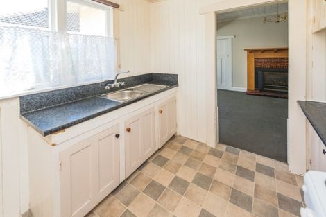 Photo of property in 41 Swiss Avenue, Gonville, Whanganui, 4501