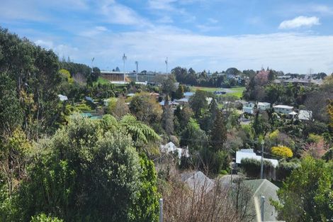 Photo of property in 98 Frankley Road, Frankleigh Park, New Plymouth, 4310