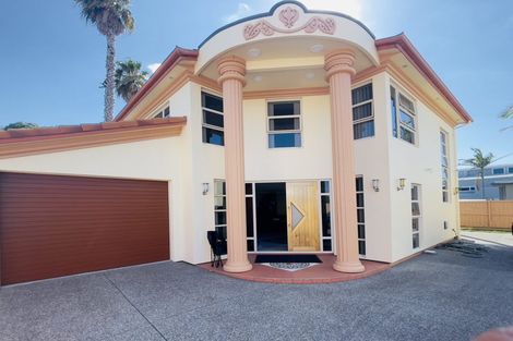 Photo of property in 51a The Esplanade, Eastern Beach, Auckland, 2012