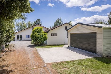 Photo of property in 531 Kawiu Road, Levin, 5572
