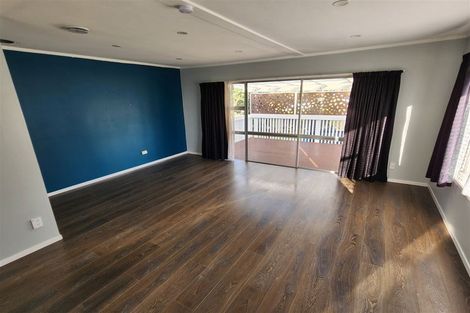 Photo of property in 1/1 Ribblesdale Road, Henderson, Auckland, 0612