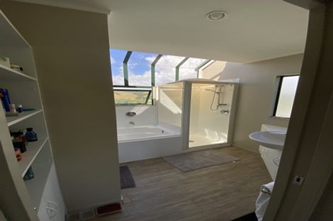 Photo of property in 16 Kassa Rise, Helensville, 0800