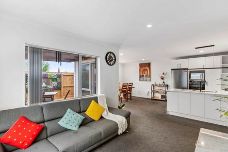 Photo of property in 96 Kuaka Drive, Takanini, 2112