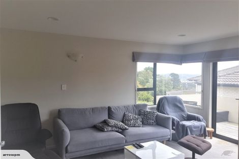 Photo of property in 31 Lorikeet Place, Unsworth Heights, Auckland, 0632