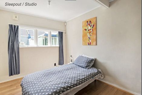 Photo of property in 119 Apu Crescent, Lyall Bay, Wellington, 6022