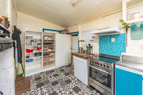 Photo of property in 17 Gloag Street, Waverley, 4510