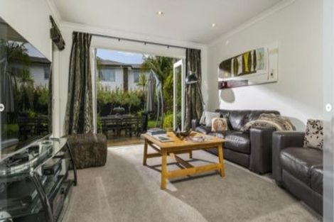 Photo of property in 2 Oscar Road, Greenhithe, Auckland, 0632