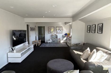 Photo of property in 8 Countess Close, Maupuia, Wellington, 6022