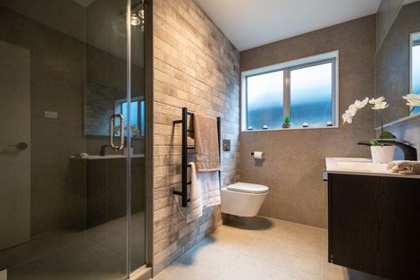 Photo of property in 6c Aralia Road, Sunnynook, Auckland, 0620