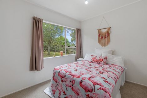 Photo of property in 4a Lavery Place, Sunnynook, Auckland, 0632