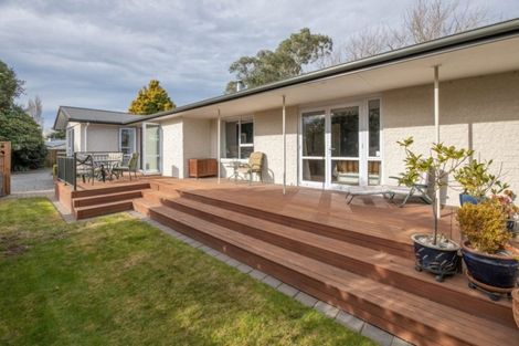 Photo of property in 393 Sawyers Arms Road, Harewood, Christchurch, 8051