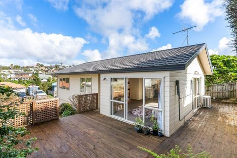 Photo of property in 1/8 Knott Road, Stanmore Bay, Whangaparaoa, 0932