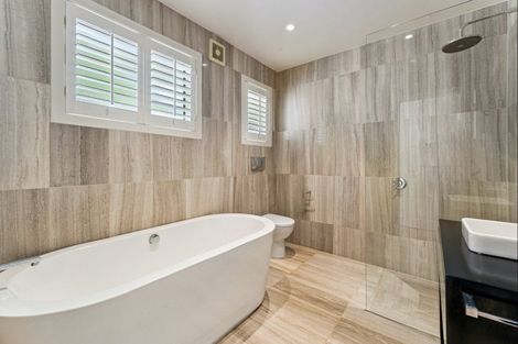 Photo of property in 8 Alfred Street, Northcote Point, Auckland, 0627