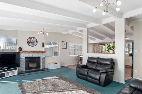 Photo of property in 77 Victory Street, Welcome Bay, Tauranga, 3112