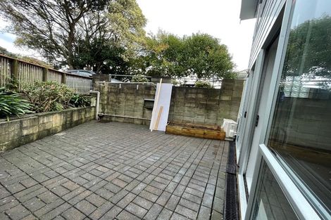 Photo of property in 9 Joshua Place, Weymouth, Auckland, 2103