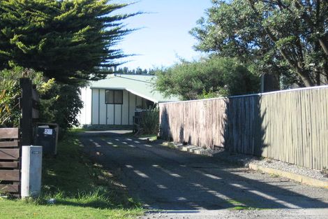 Photo of property in 28 Simcox Street, Otaki Beach, Otaki, 5512