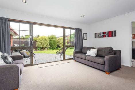 Photo of property in 8 Goodall Place, Redwood, Christchurch, 8051