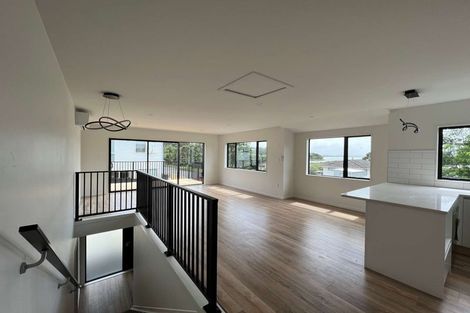 Photo of property in 20a Pipitea Place, Massey, Auckland, 0614