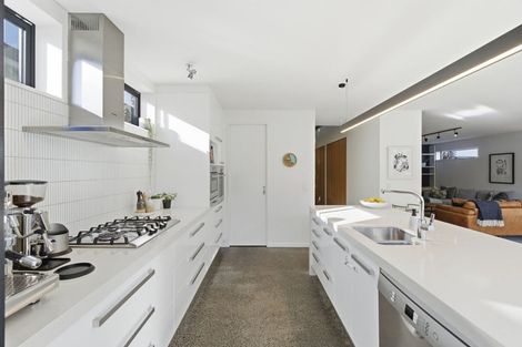 Photo of property in 14 Hardwicke Street, Sumner, Christchurch, 8081