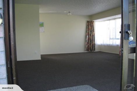 Photo of property in 2/33 Mortlake Street, Islington, Christchurch, 8042