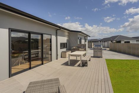 Photo of property in 10 Palm Drive, Whitianga, 3510