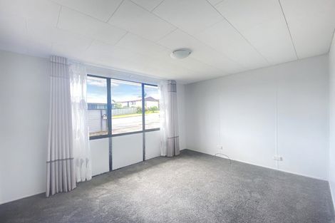 Photo of property in 1/22 Devonshire Road, Unsworth Heights, Auckland, 0632