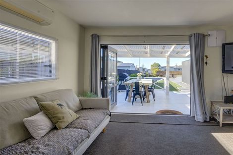 Photo of property in 7 Swindells Road, Waikuku Beach, 7473