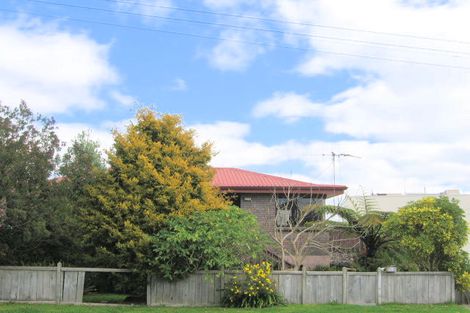 Photo of property in 14 Pitau Road, Mount Maunganui, 3116