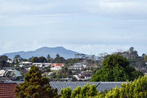 Photo of property in 1/70 Juniper Road, Sunnynook, Auckland, 0620