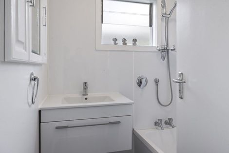 Photo of property in 6 Calgher Avenue, Waitara, 4320